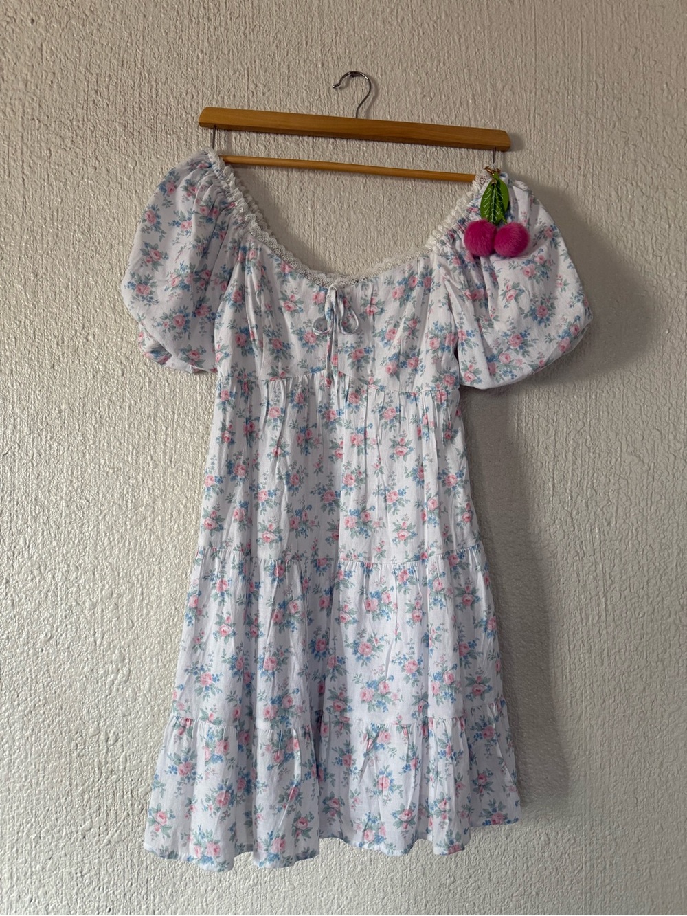 Altar’d STATE beautiful Floral Puff Sleeve Dress NWOT M White Cherry Charm